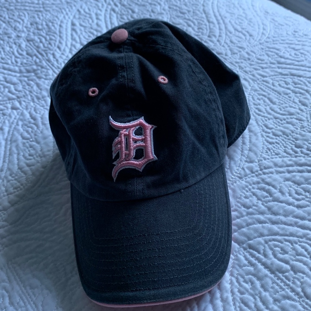 Detroit Tiger baseball hat in great shape with adjustable back